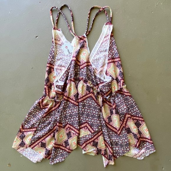 Buckle Daytrip Bohemian Babydoll Paisley Cami Tank Top - Picture 9 of 13